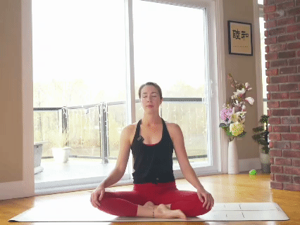 50岁以上女性瑜伽练习_哈达瑜伽视频教程初级下载_40-50岁女性瑜伽动作