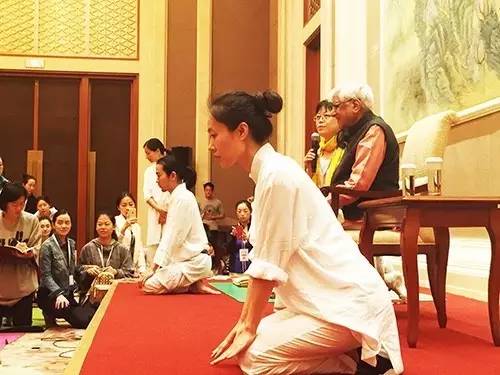 瑜伽文摘瑜伽课程_瑜珈下载_Tiwariji大师呼吸控制法