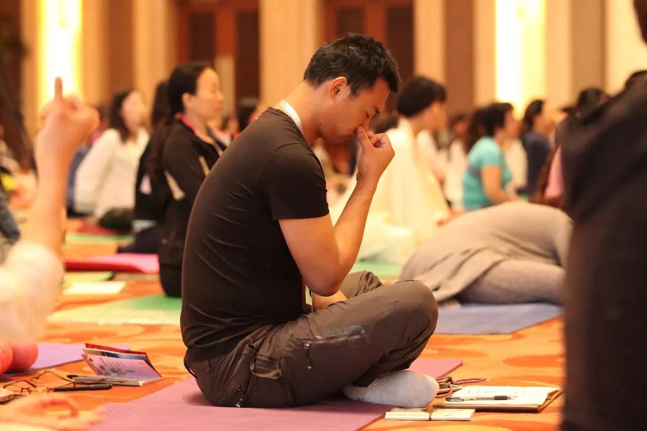 瑜珈下载_Tiwariji大师呼吸控制法_瑜伽文摘瑜伽课程