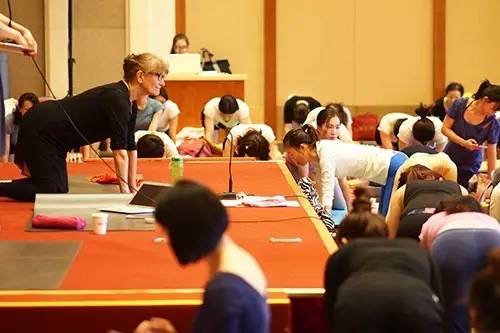 瑜珈下载_Tiwariji大师呼吸控制法_瑜伽文摘瑜伽课程