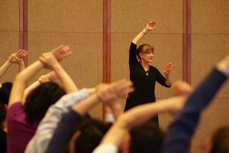 瑜伽文摘瑜伽课程_瑜珈下载_Tiwariji大师呼吸控制法